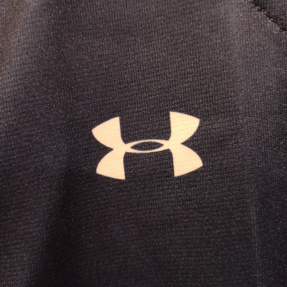 Under armour women's Short sleeve bottom down shirt. Size medium - Picture 6 of 11